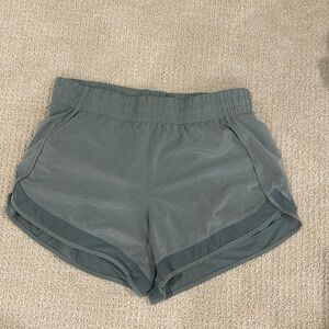 Athleta mesh racer run short 4”